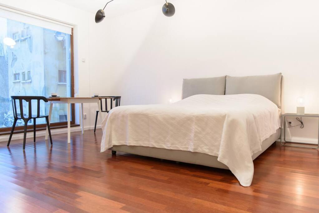 Bianco 19 - Central Studio Universitate - Old Town Boekarest Buitenkant foto